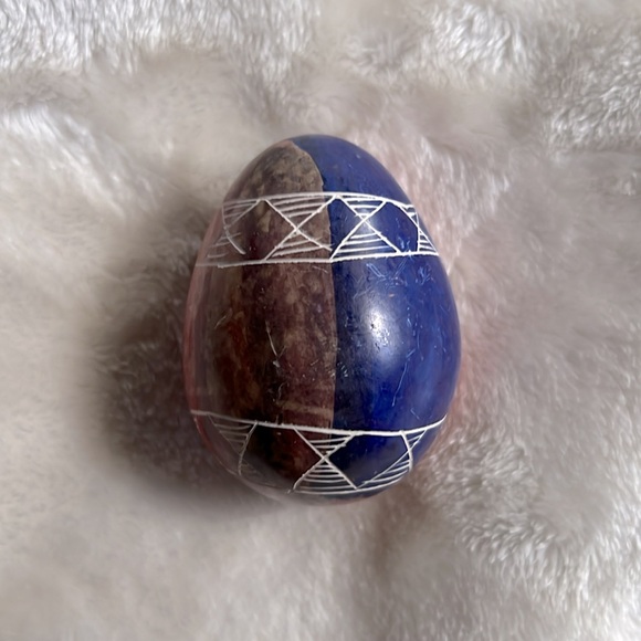 AFRICAN HAND CARVED ETCH DESIGN DECORATIVE STONE EGG FROM KENYA 🇰🇪 - Picture 4 of 9
